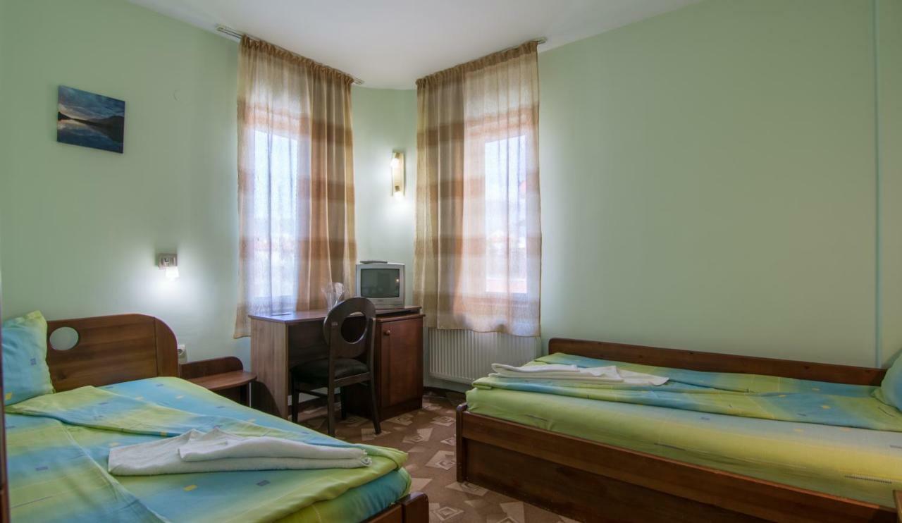 Family Hotel IV Велинград Экстерьер фото